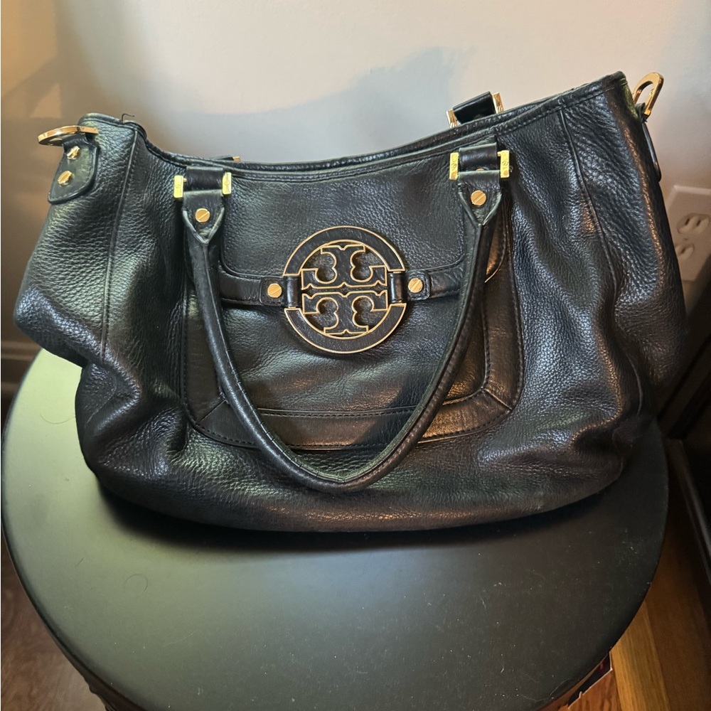Tory Burch Black Leather Shoulder Bag with Gold Accents - Picture 2 of 7